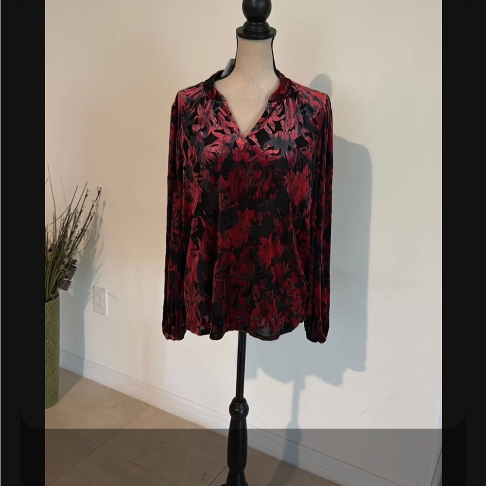 NWT $69 rafaella velvet shirt medium 1740